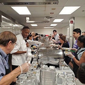 Ascension St. Vincent’s creates 700 Thanksgiving meals for families in ...