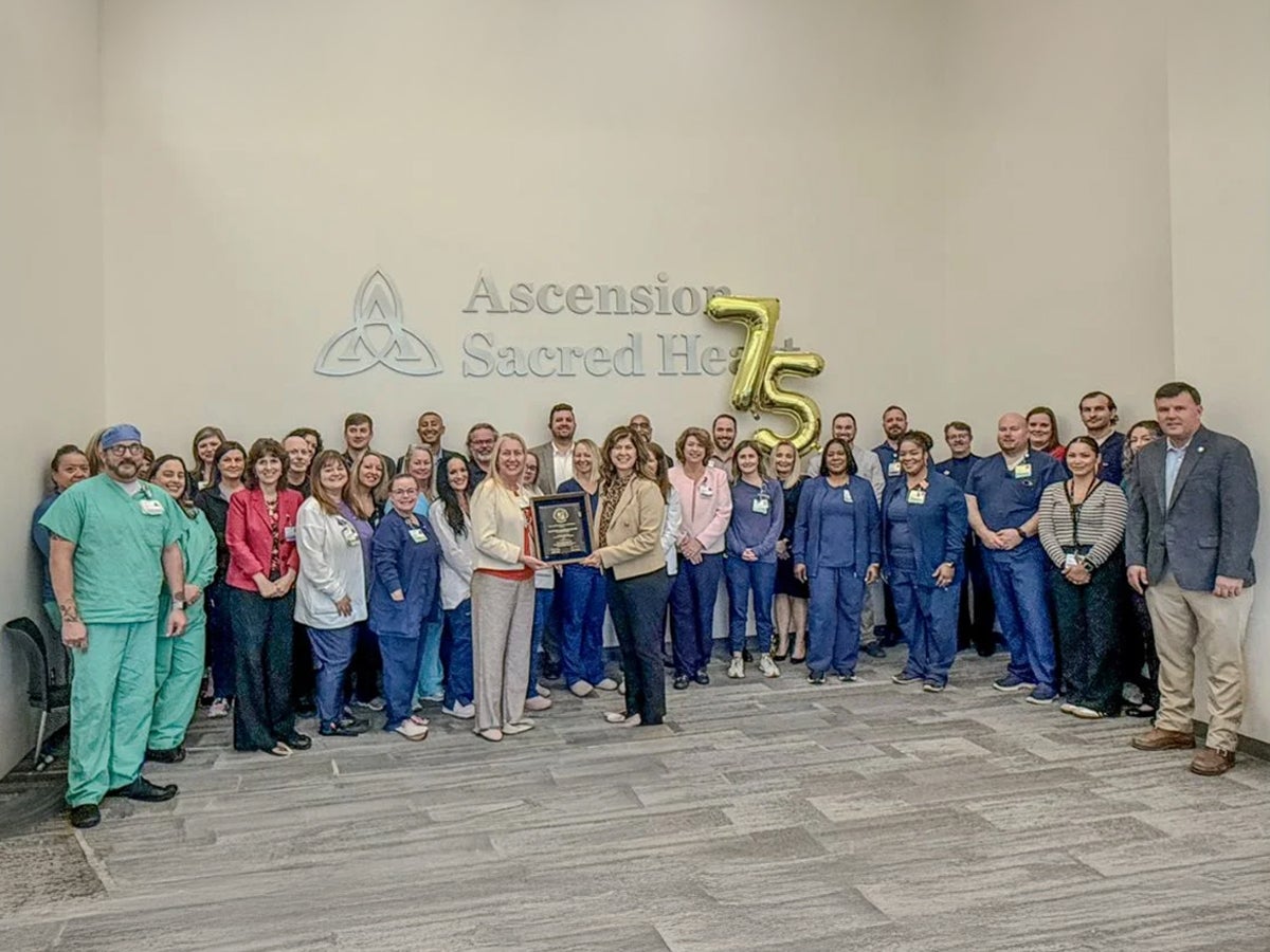 Ascension Sacred Heart Bay in Panama City Receives 75 Year American Hospital Association Membership Milestone Award