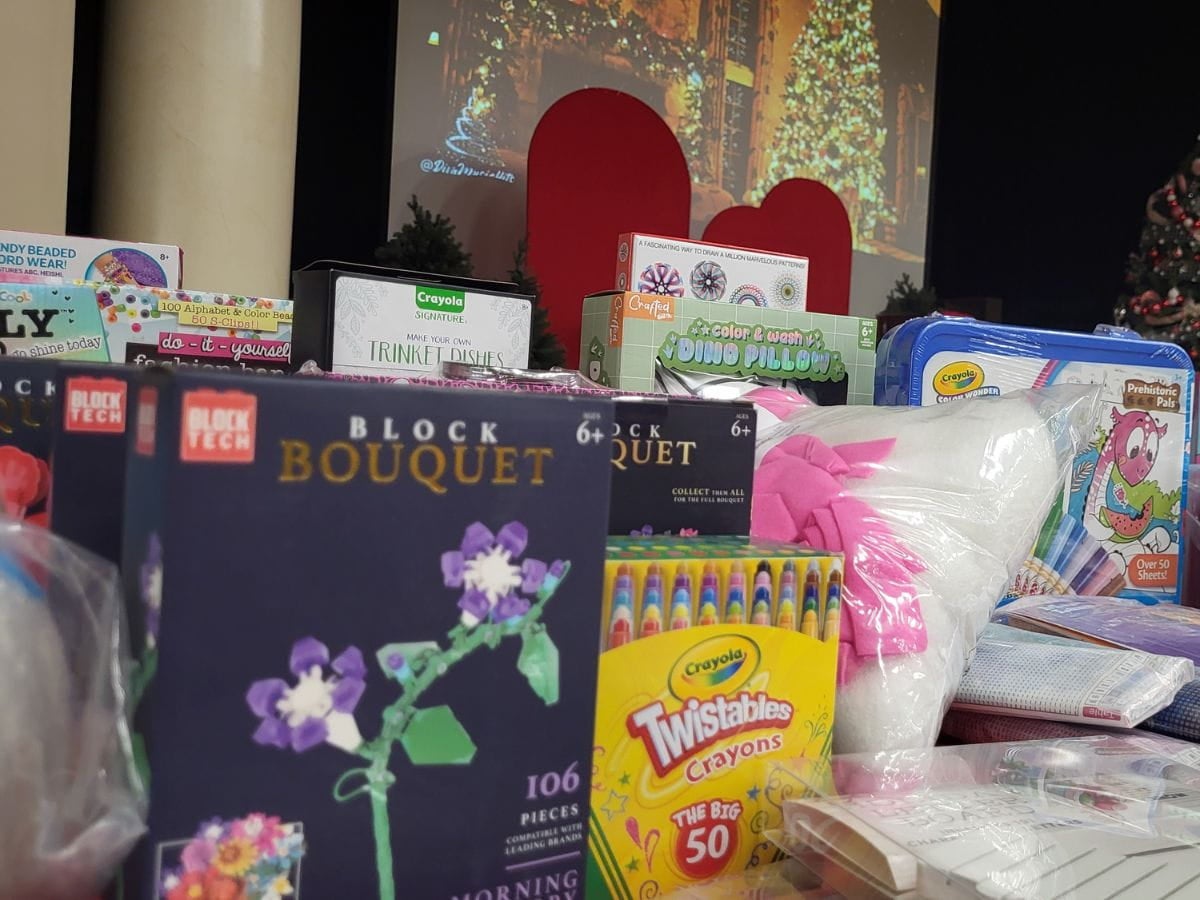 Ascension St. Vincent Evansville Spreads Holiday Cheer, Provides Gifts to Over 100 Children