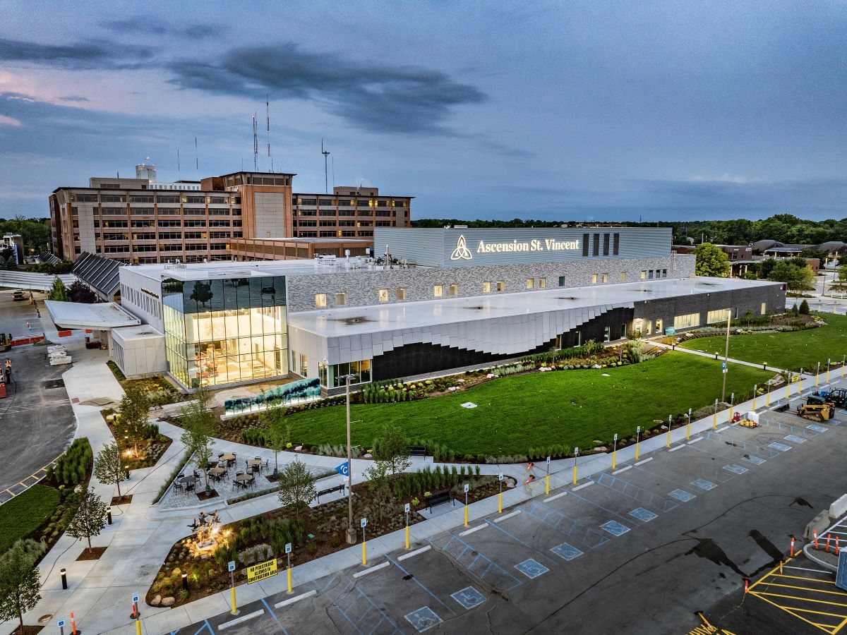 Ascension St. Vincent Celebrates Blessing, Ribbon Cutting of Lucas Family Brain and Spine Hospital