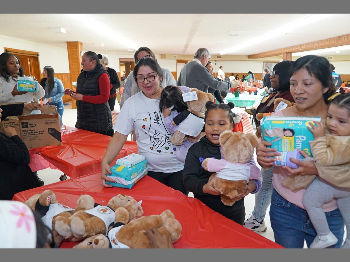 Ascension Wisconsin’s Blanket of Love Program Strengthens Families This Holiday Season