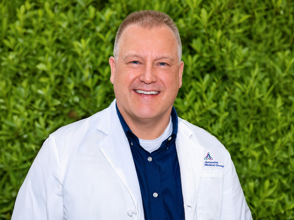 Ascension Sacred Heart Gulf welcomes sports medicine physician specializing in non-surgical orthopedic care