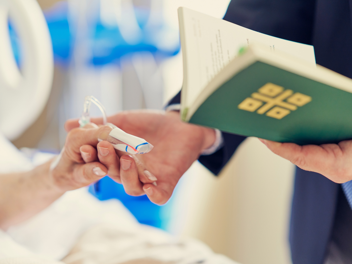 Finding Comfort in the Wait: Ascension St. Vincent Chaplains Bring Solace to the ER 
