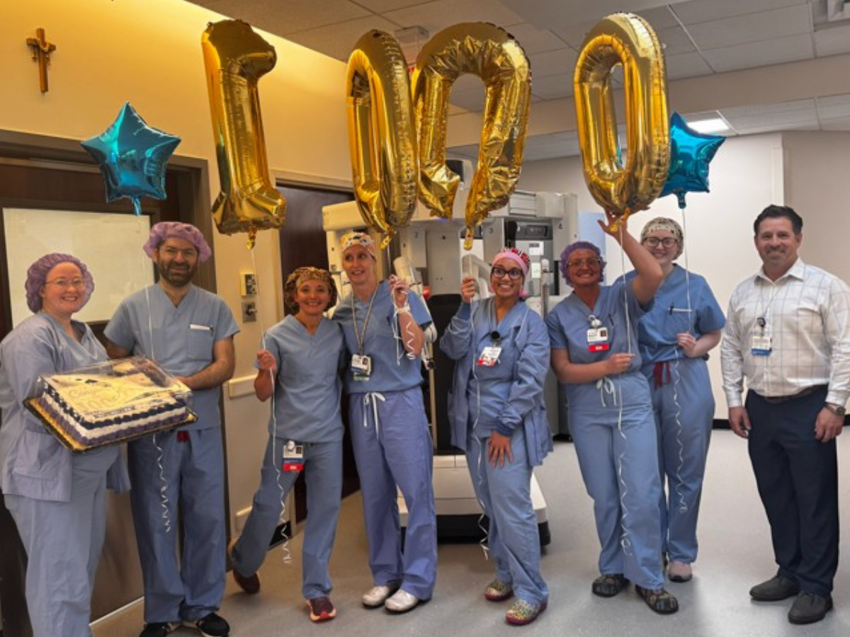 Ascension St. Vincent Kokomo Celebrates Milestone 1,000th daVinci Robotic Surgery Procedure