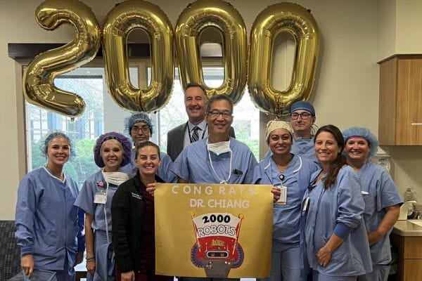 Dr. Manfred Chiang Completes Milestone 2,000th Robotic Surgery at Ascension Elmbrook